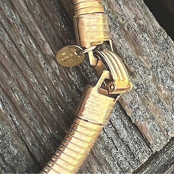 LEE BERNARDO Signed faux gold and white Choker VINTAGE - Picture 9 of 16